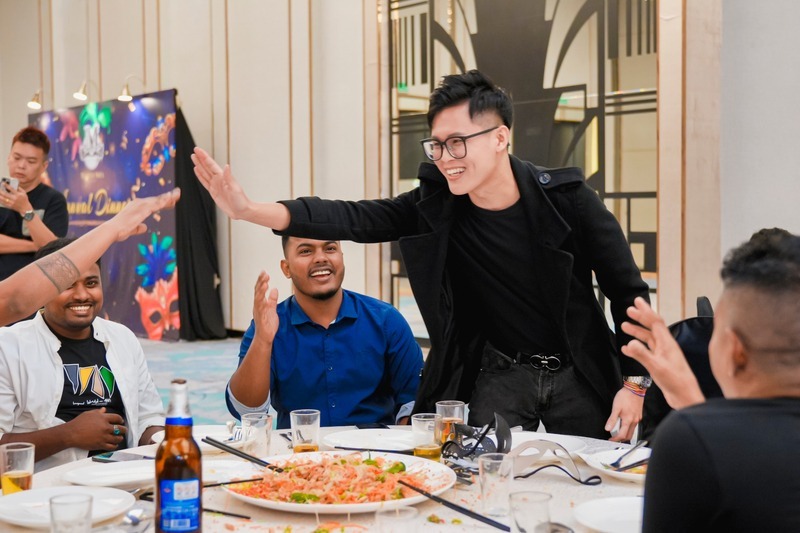 Close-up magic with guests, from Zach NG’s official profile